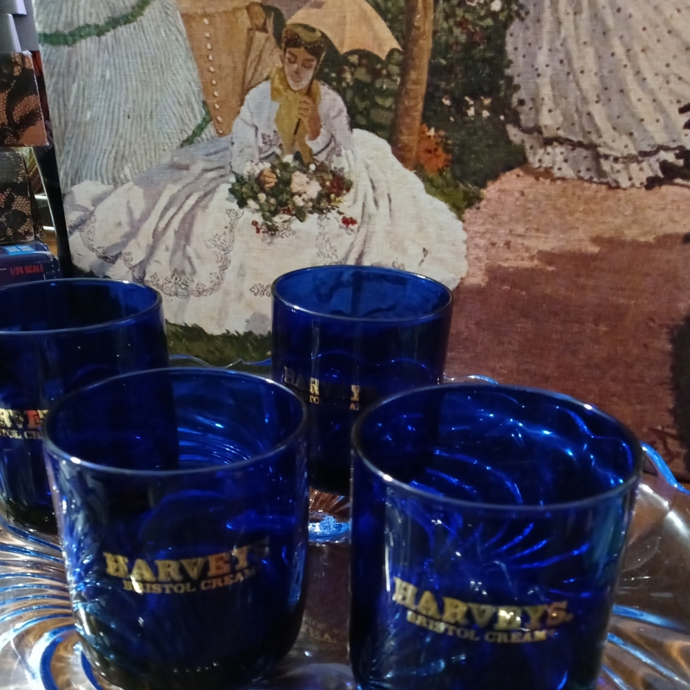 🍹Harvey’s Bristol Cream Cobalt Blue Bar Glasses🍷Vintage🆕A FABLOUS Gift.🍱 - Picture 7 of 7